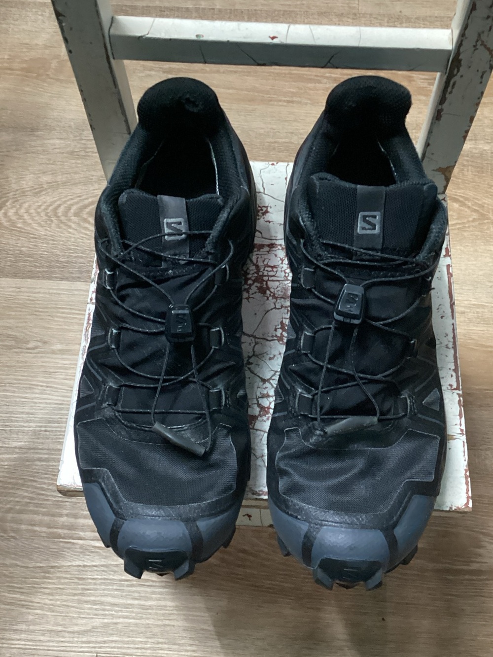 Salomon Black Men's Trail Running Shoes with Quicklace Size 8.5